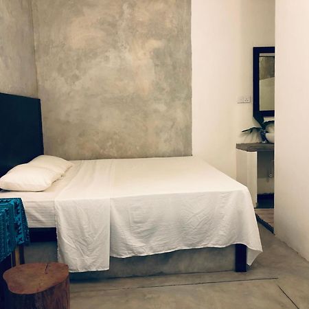 Haus 35 Bed & Breakfast Weligama Eksteriør bilde